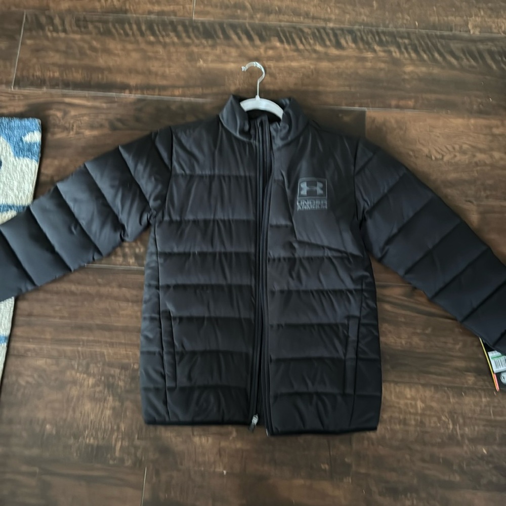 Boys Under Armour youth large puffer coat
